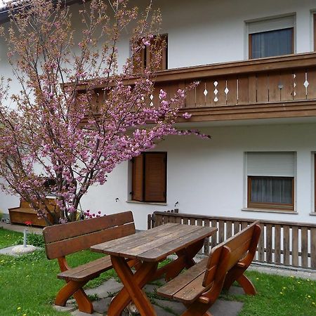 Apartments Ferdigg San Lorenzo di Sebato Pokoj fotografie